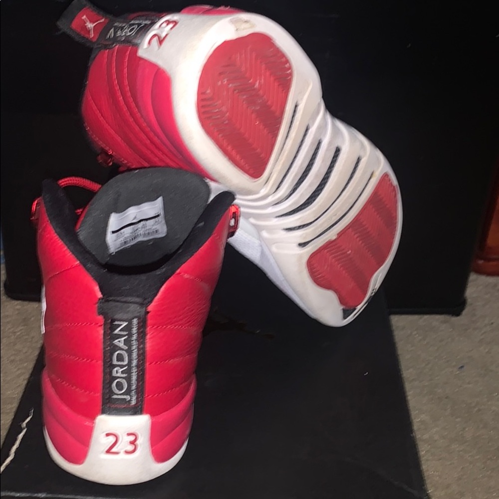 Retro Jordan Gym Reds - Picture 4 of 4